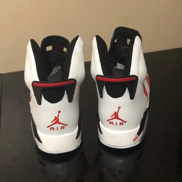 Retro Jordan, Carmine 6s - Picture 3 of 4
